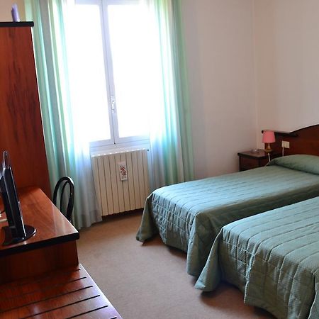 Albergo Elena Pianoro Exteriér fotografie