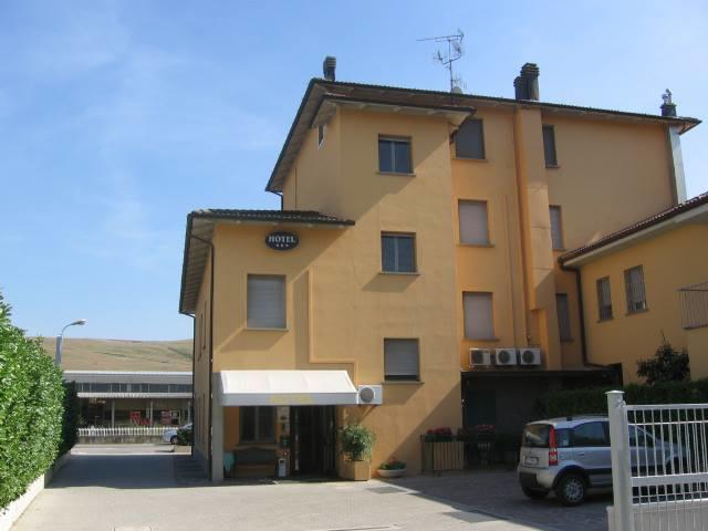 Albergo Elena Pianoro Exteriér fotografie